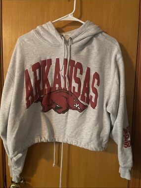 Razorback crop hoodie